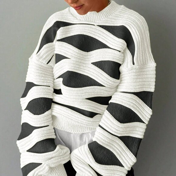 Black & White Casual Women's Round Neck Wave Stripe Long-Sleeved Knit Sweater - Picture 3 of 4
